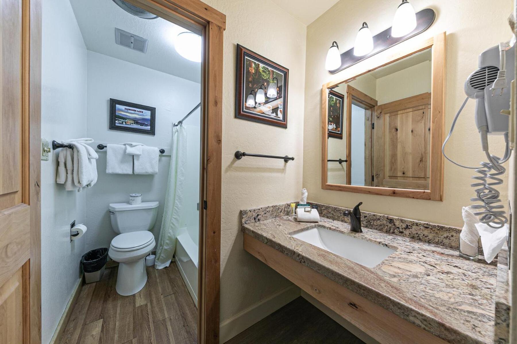 Charming Queen Studio Deluxe W/Balcony #233 At Donner Lake Village Тръки Екстериор снимка