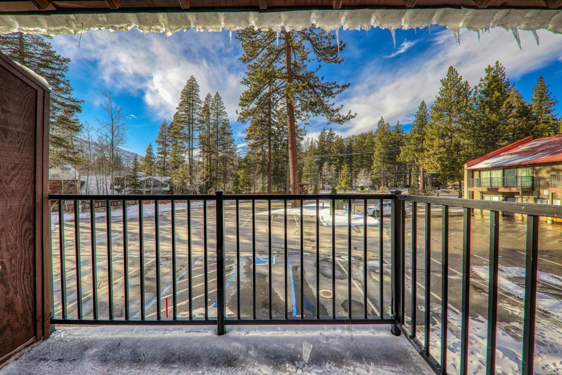 Charming Queen Studio Deluxe W/Balcony #233 At Donner Lake Village Тръки Екстериор снимка